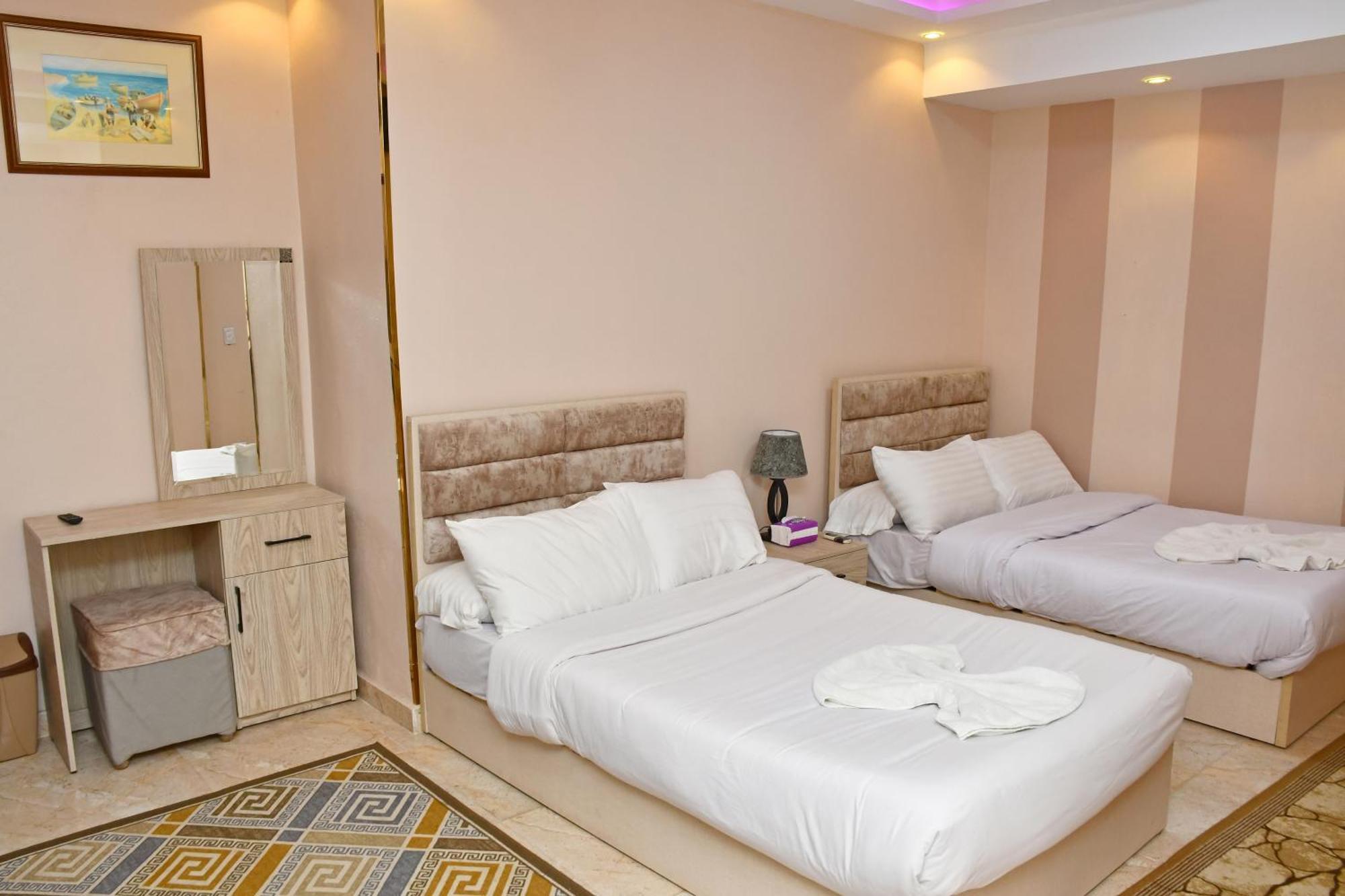Nun Pyramids Hotel Kafrat al Jabal Bilik gambar