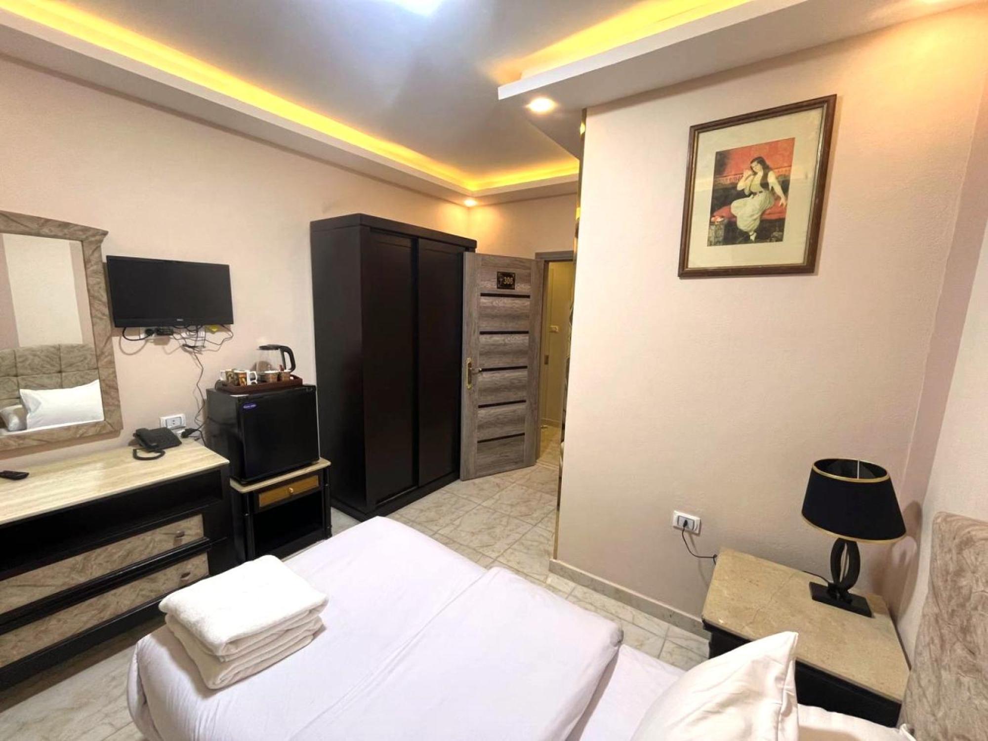 Nun Pyramids Hotel Kafrat al Jabal Bilik gambar