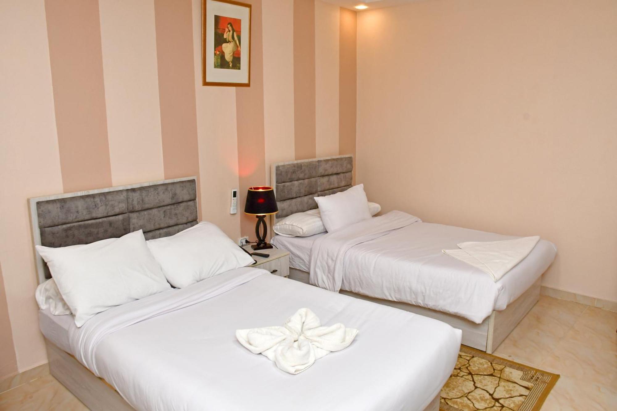Nun Pyramids Hotel Kafrat al Jabal Bilik gambar