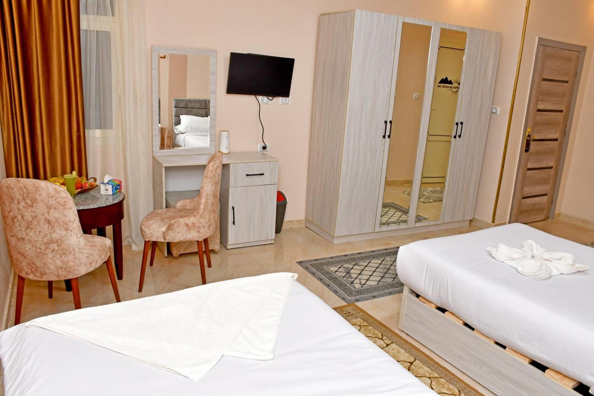 Nun Pyramids Hotel Kafrat al Jabal Bilik gambar