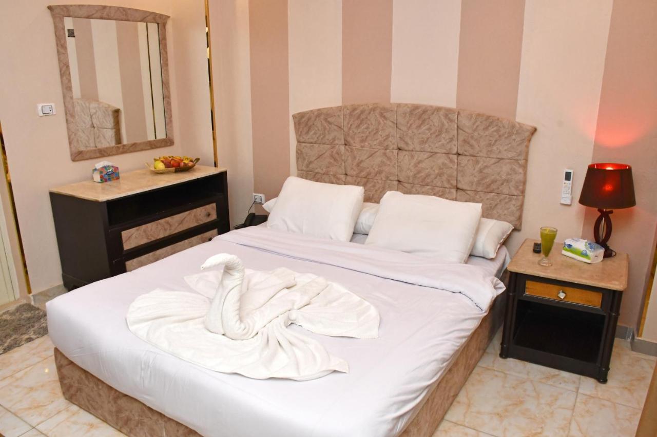 Nun Pyramids Hotel Kafrat al Jabal Bilik gambar